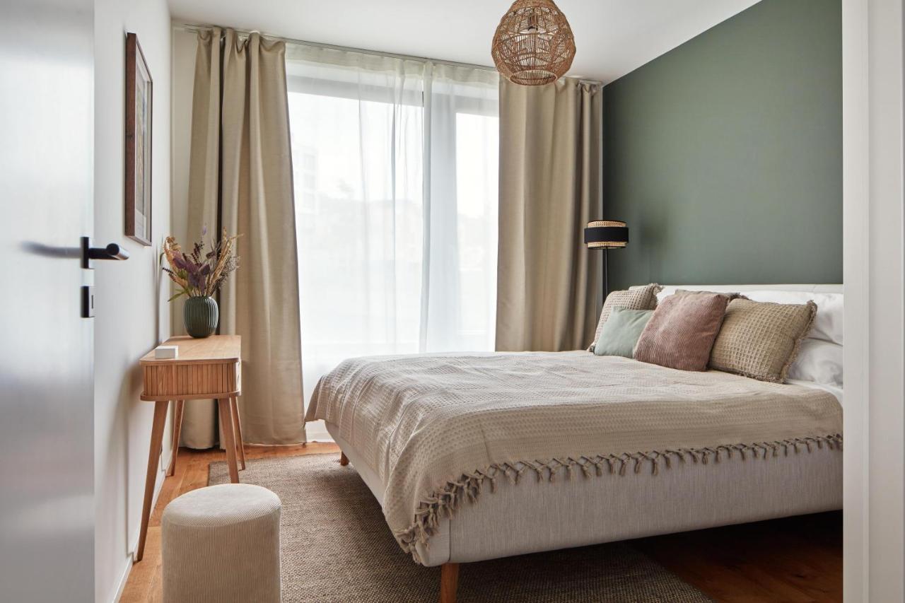 Prague Days - Designer Apts - Garage - Terrace - Easy City Access المظهر الخارجي الصورة