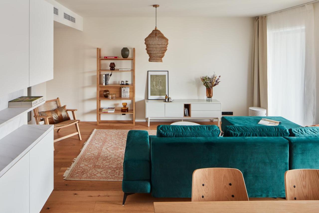 Prague Days - Designer Apts - Garage - Terrace - Easy City Access المظهر الخارجي الصورة