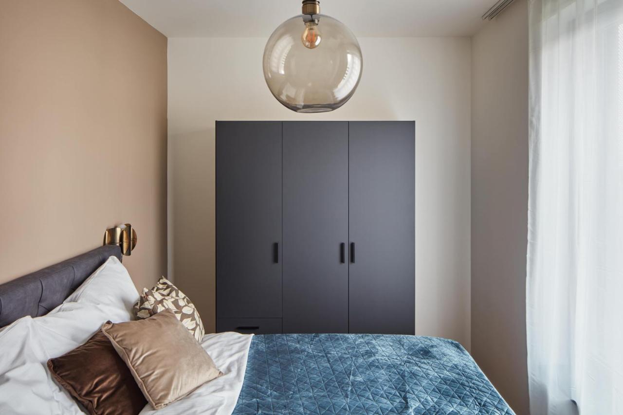 Prague Days - Designer Apts - Garage - Terrace - Easy City Access المظهر الخارجي الصورة