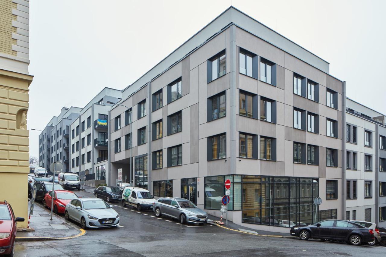Prague Days - Designer Apts - Garage - Terrace - Easy City Access المظهر الخارجي الصورة