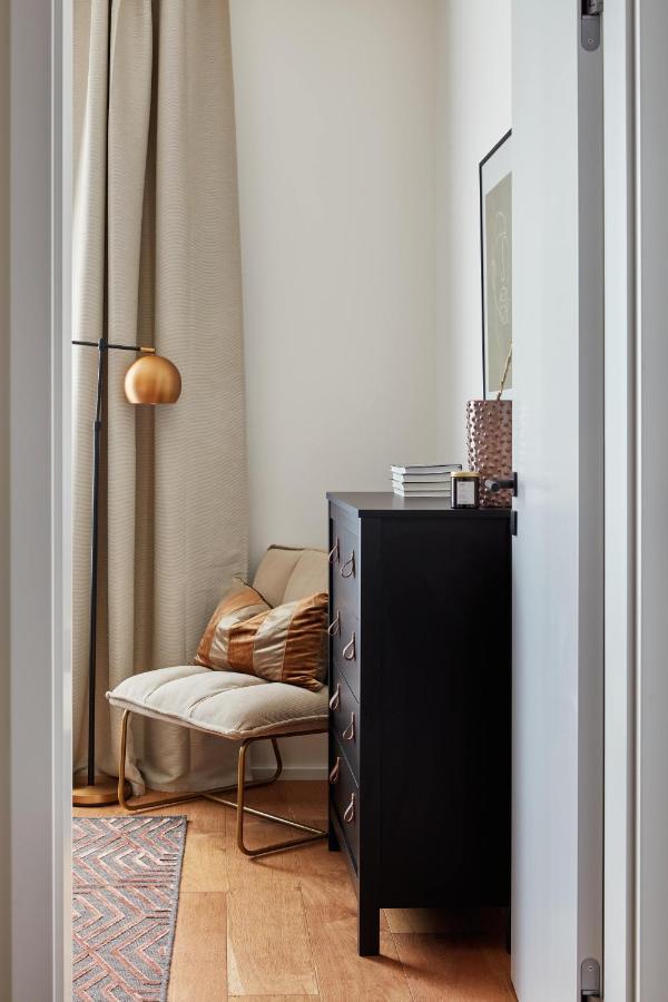 Prague Days - Designer Apts - Garage - Terrace - Easy City Access المظهر الخارجي الصورة
