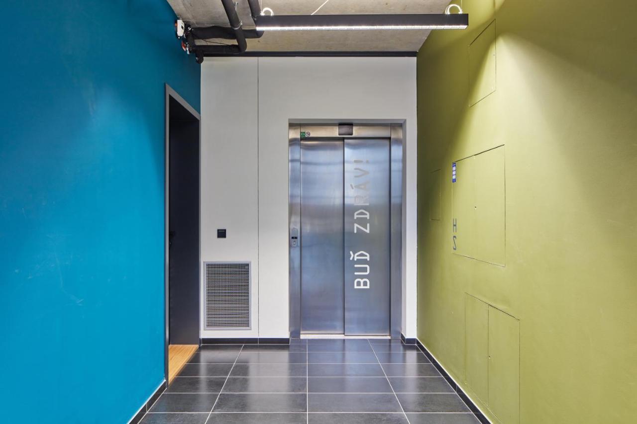 Prague Days - Designer Apts - Garage - Terrace - Easy City Access المظهر الخارجي الصورة